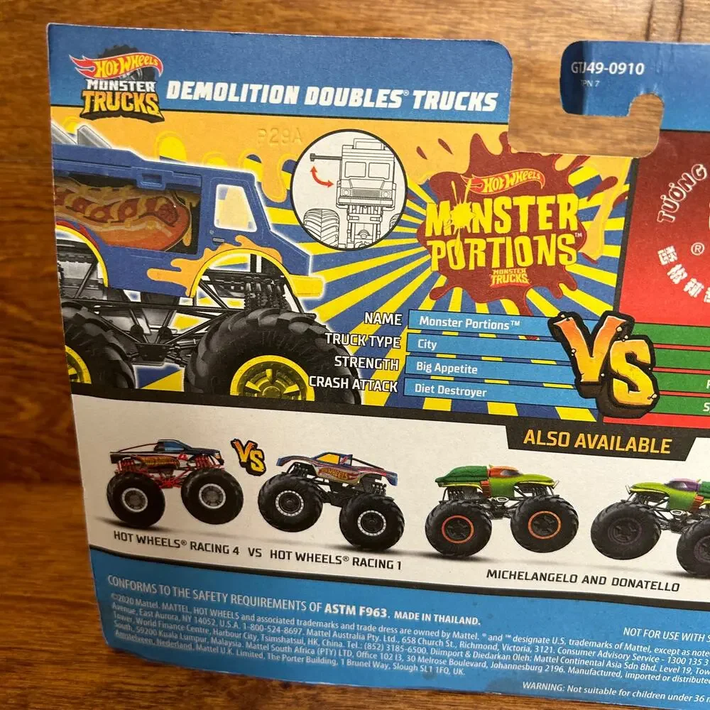 HOT WHEELS Monster Trucks Demolition Doubles Monster Portions Vs Sriracha 1:64
